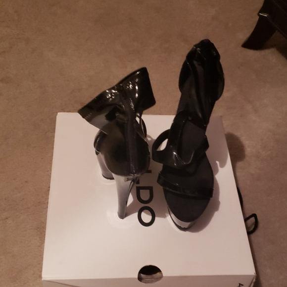 Platform never been worn before - Picture 2 of 3